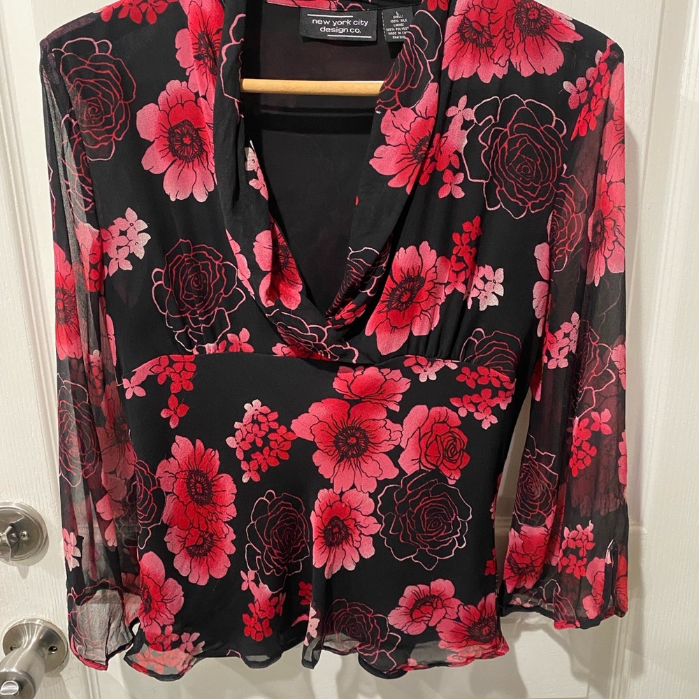 Black Floral Blouse with V-neck 3/4 Sleeves